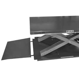 lifting table with ramp