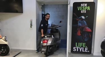 Translyft goods lifts in vespa shop