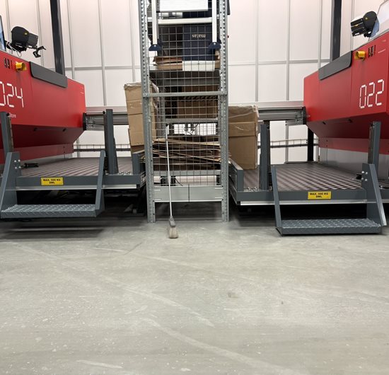 Two Translyft work platforms at Matas